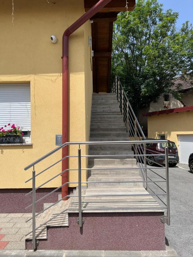 Rooms & Apartment Perak Kutjevo Luaran gambar